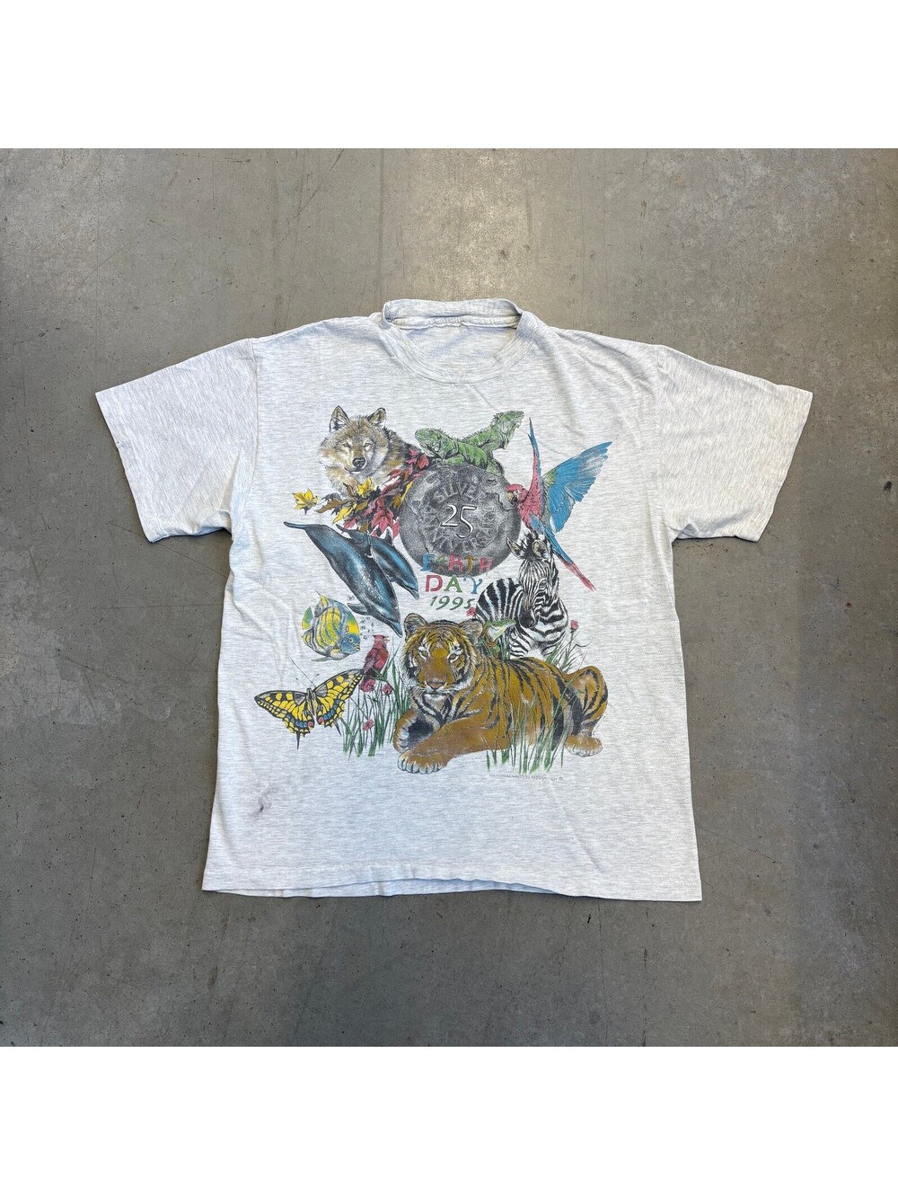Vintage 90s Earth Day Anniversary Animal Graphic T-Shirt Medium Gray